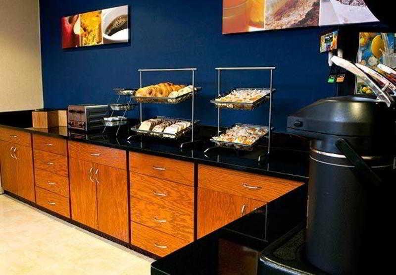 Fairfield Inn & Suites Lima Restaurace fotografie